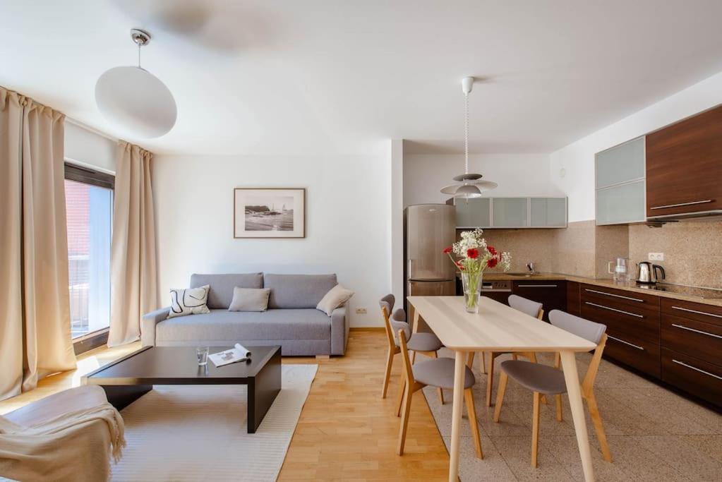 Wygodny Apartament Przy Dworcu Kraków Exteriör bild