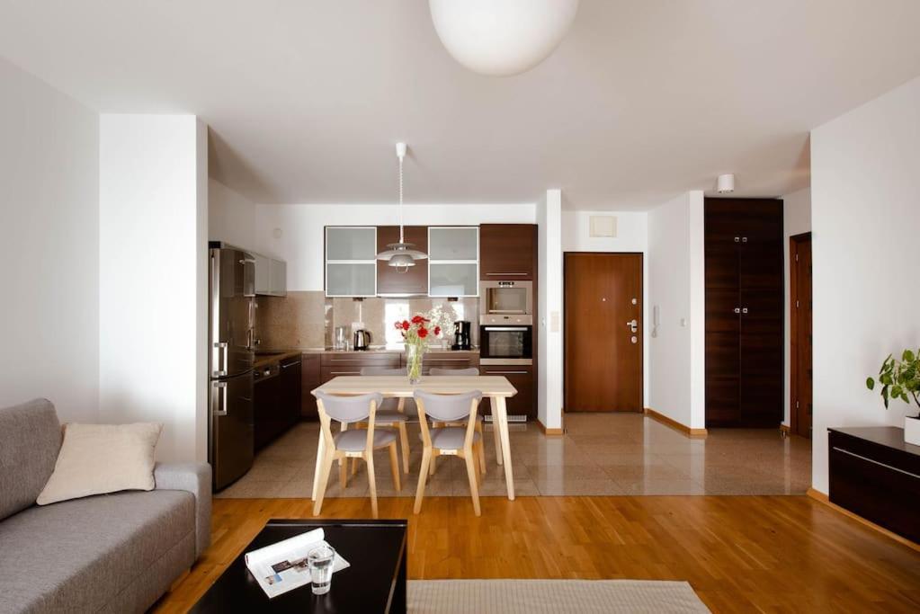 Wygodny Apartament Przy Dworcu Kraków Exteriör bild